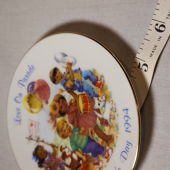 Vintage 1994 Avon Mother's Day Plate in Original Box - Picture 6 of 6